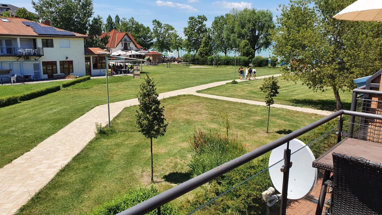 Wellapartman Zamárdi Exterior photo